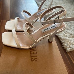 Never worn Steve Madden White Leather Square Toe heel